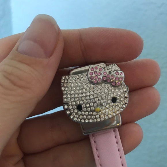 Watch Hello Kitty - Picture 2 of 4
